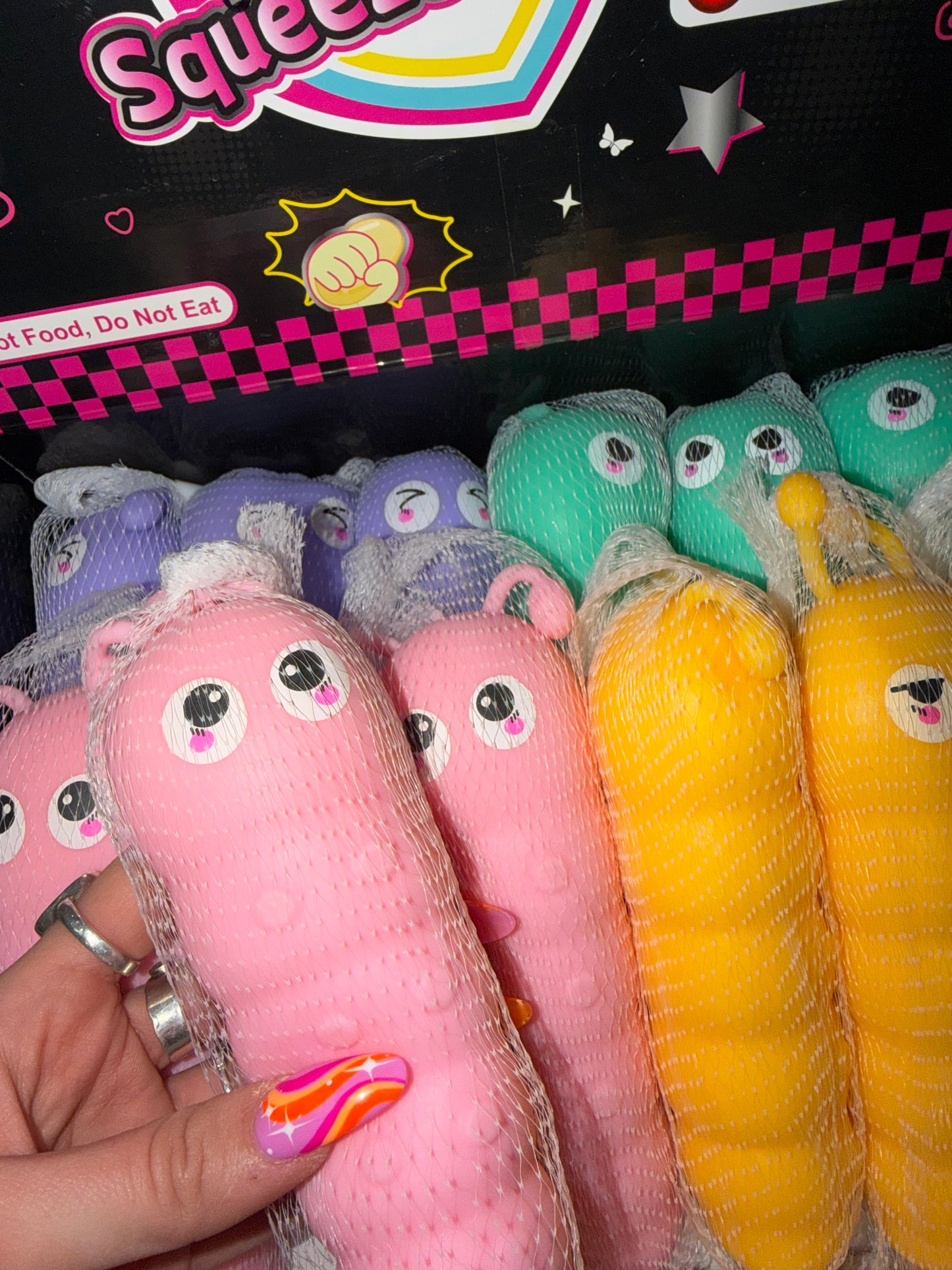 זחל נידו ענק 🐛