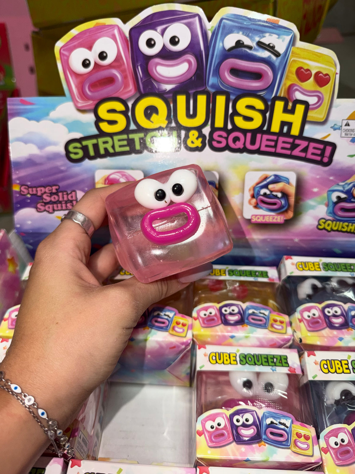 קוביית קרח פרצוף דביק 🧊
