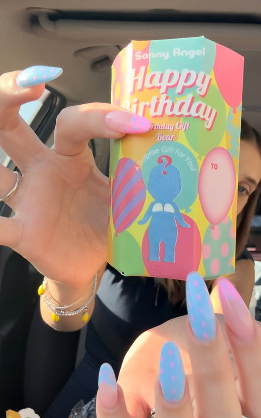 סוני אנגל happy birthday עומדים