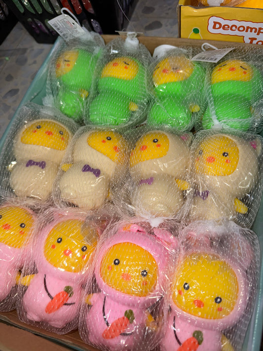 דובי בתחפושת