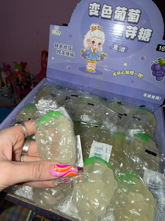 ענבים קרח מחליף צבע באור לסגול 🍇