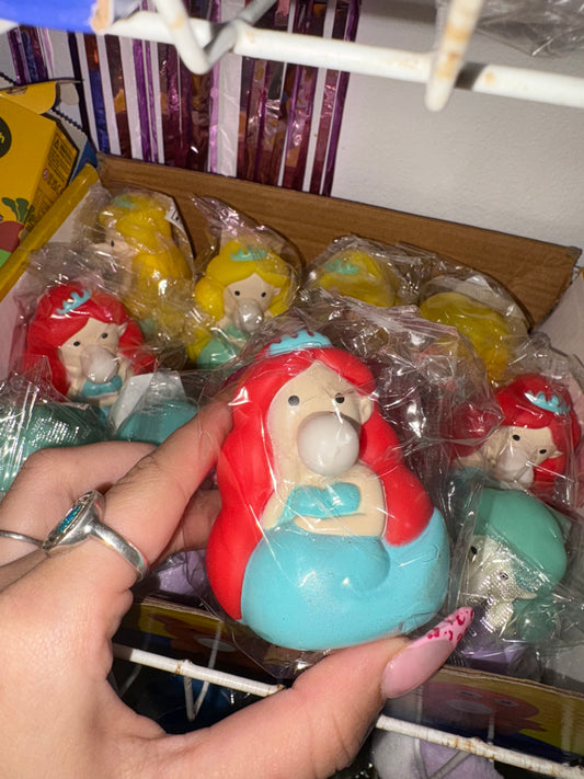 מפריח בועה בת ים🧜‍♀️