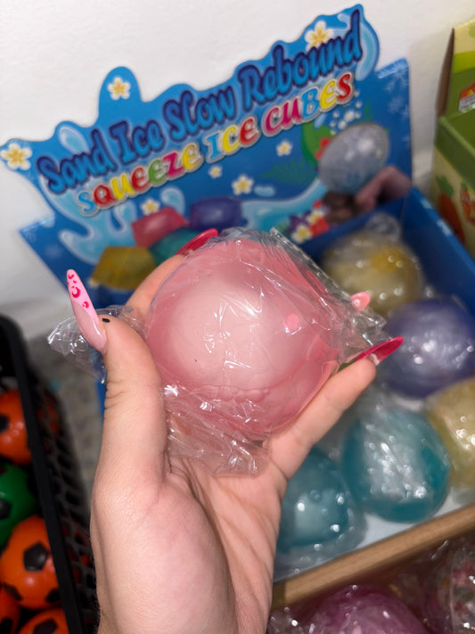 כדור מים שהולך לקרח